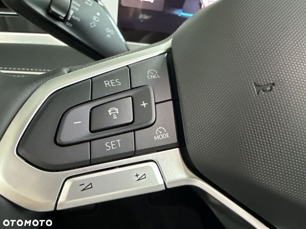 Volkswagen Passat Variant 2.0 TDI EVO Elegance DSG - 20