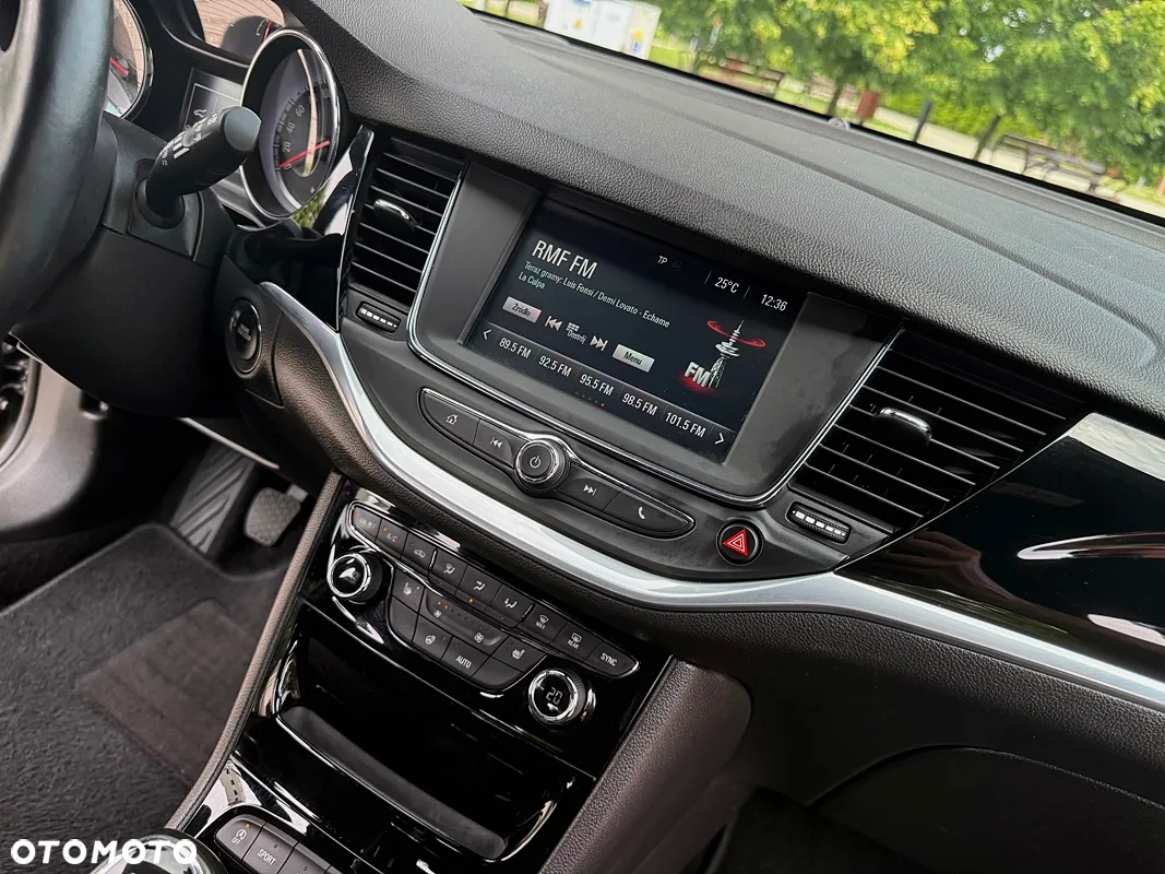 Opel Astra IV 1.6 CDTI Cosmo - 19