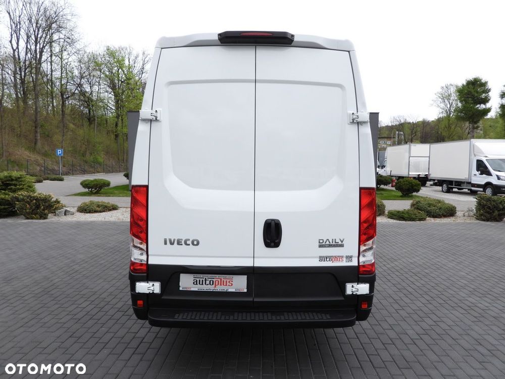 Iveco DAILY 35S14 FURGON CHŁODNIA  0*C ZASILANIE 230V TEMPOMAT AUTOMAT HI-MATIC KLIMATYZACJA  140KM - 12