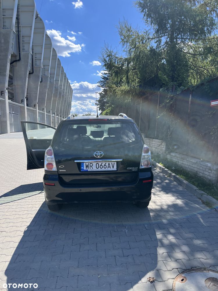 Toyota Corolla Verso - 4