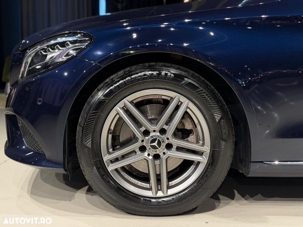 Mercedes-Benz C - 16