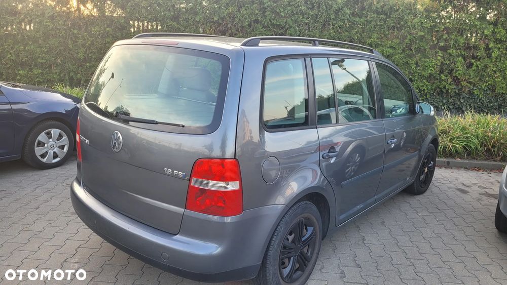 Volkswagen Touran - 2