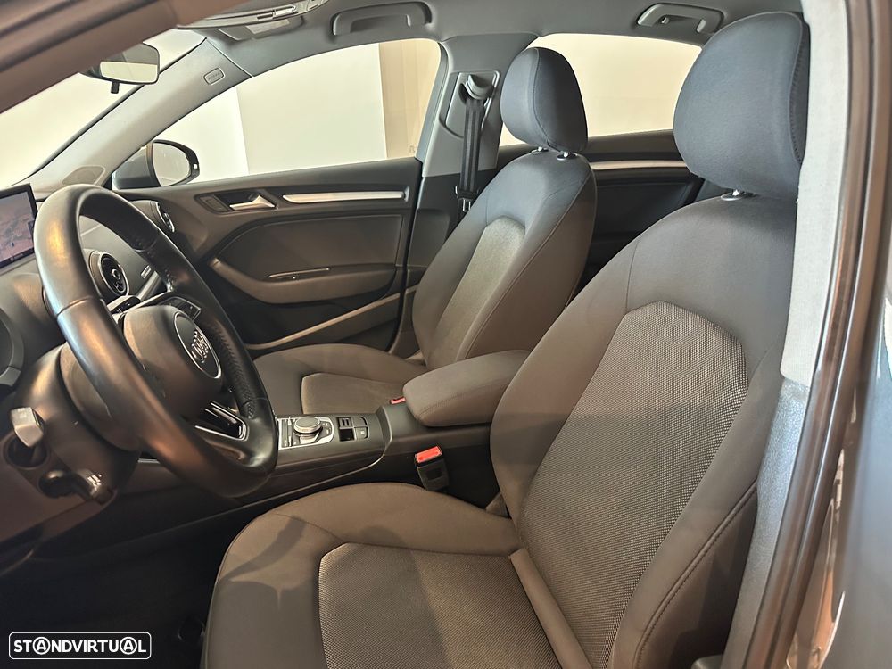 Audi A3 Limousine 1.6 TDI Design - 8