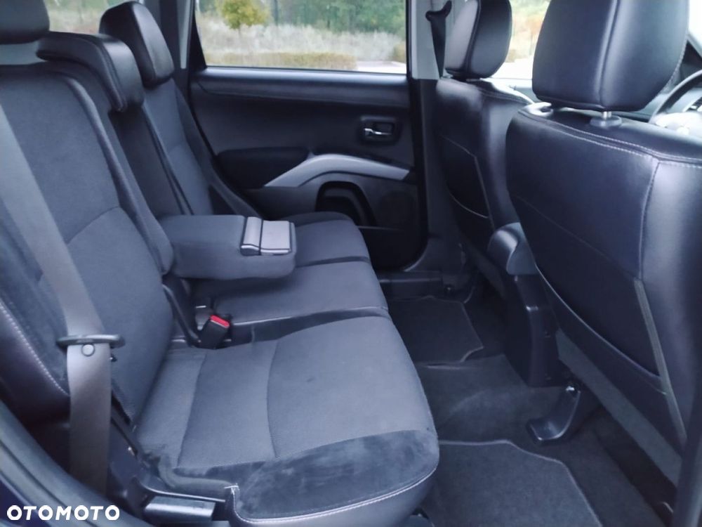 Mitsubishi Outlander 2.0 2WD Invite - 24