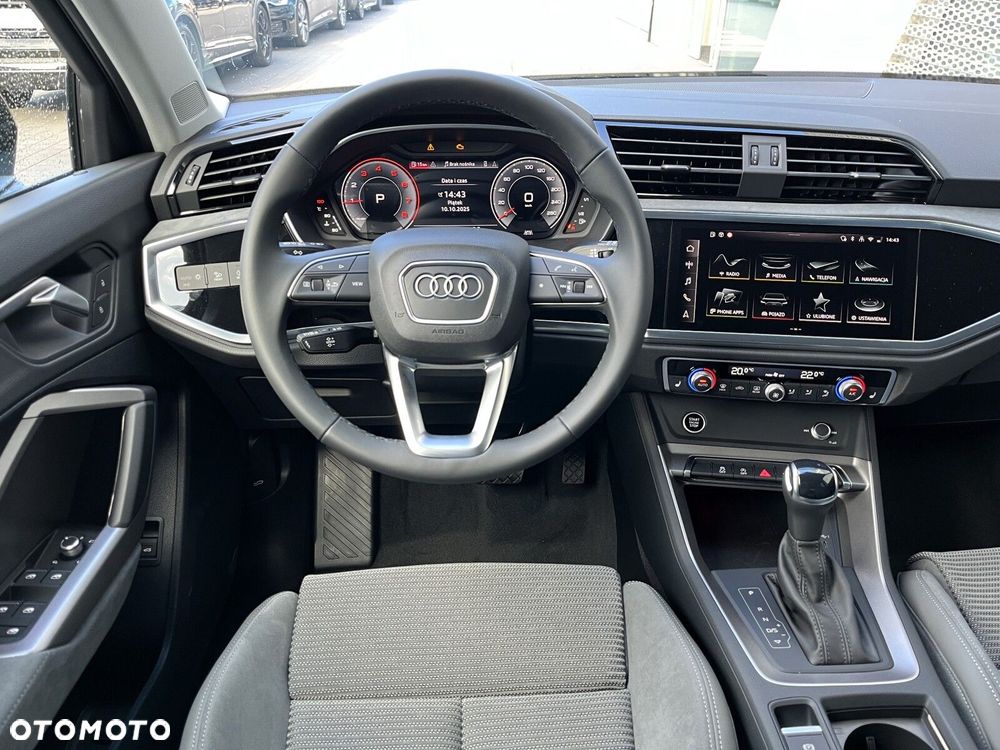 Audi Q3 - 18