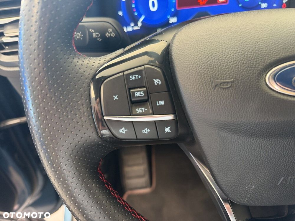 Ford Kuga - 24
