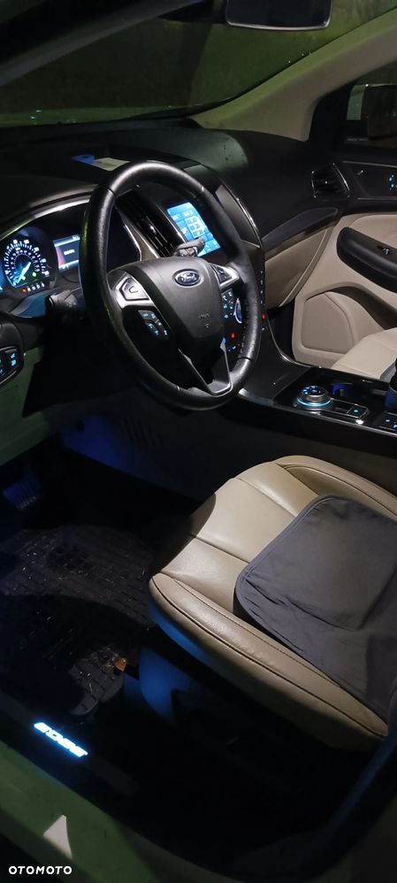 Ford Edge - 22