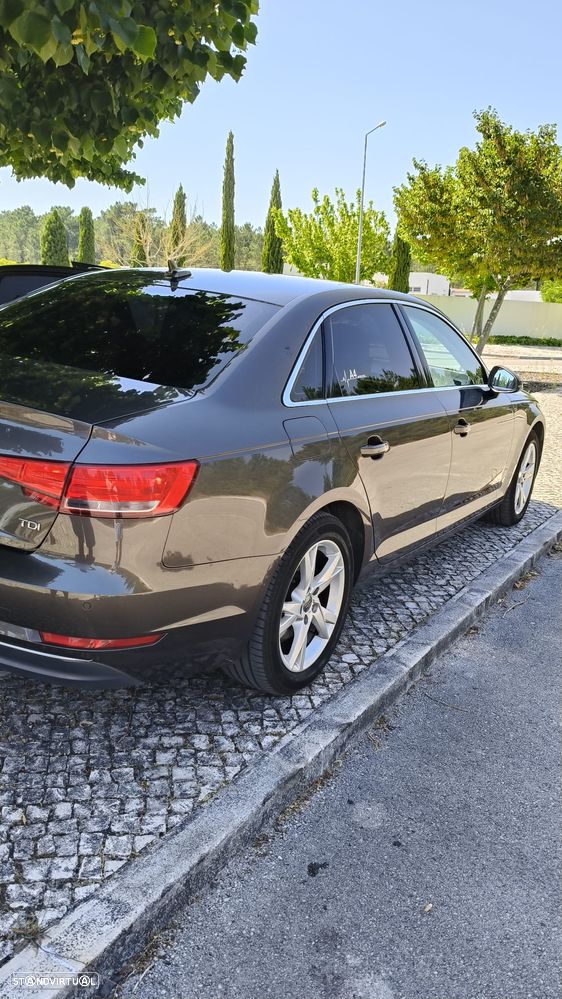 Audi A4 2.0 TDI DPF Ambiente - 11