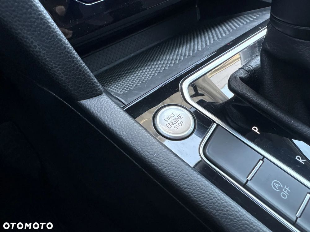 Volkswagen Passat 2.0 TDI EVO Business DSG - 29