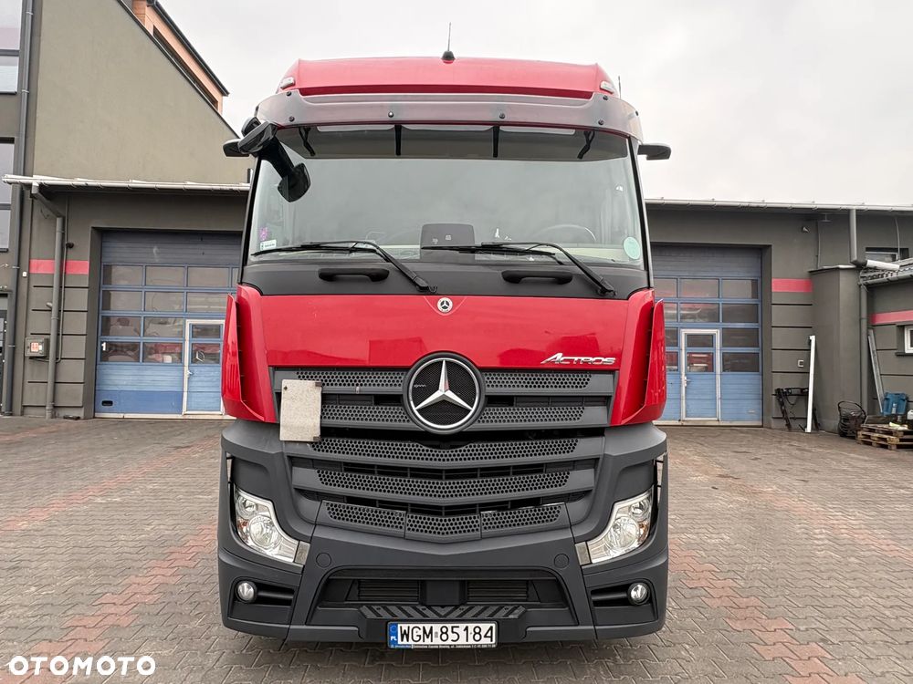 Mercedes-Benz Actros - 1