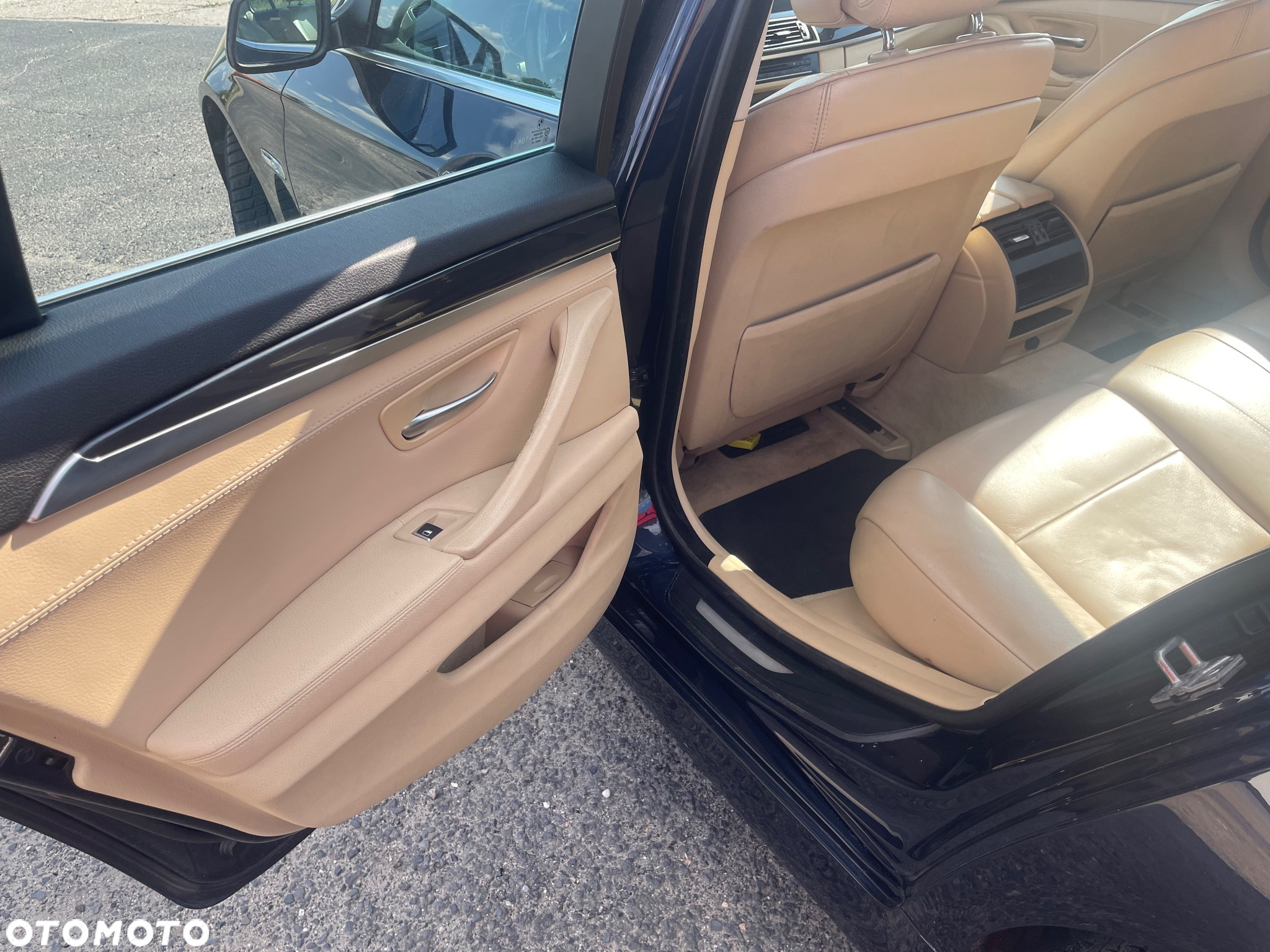 BMW Seria 5 520i Touring - 14