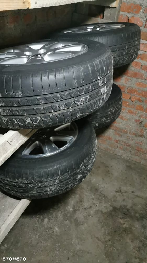 Volkswagen Passat 1.9 TDI Comfortline - 4