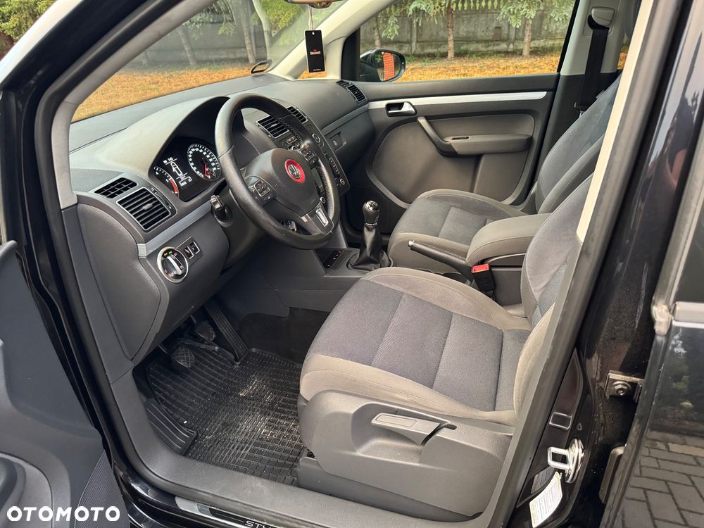 Volkswagen Touran 1.6 TDI DPF BlueMotion Technology STYLE - 14