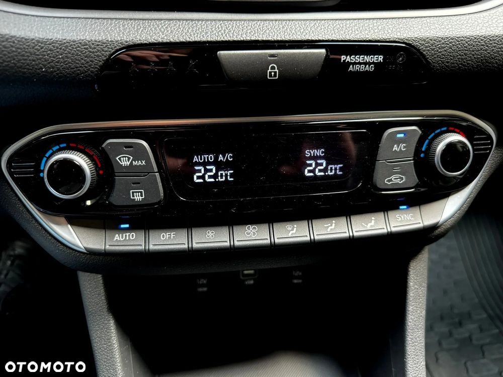Hyundai i30 1.5 T-GDI 48V Smart - 17