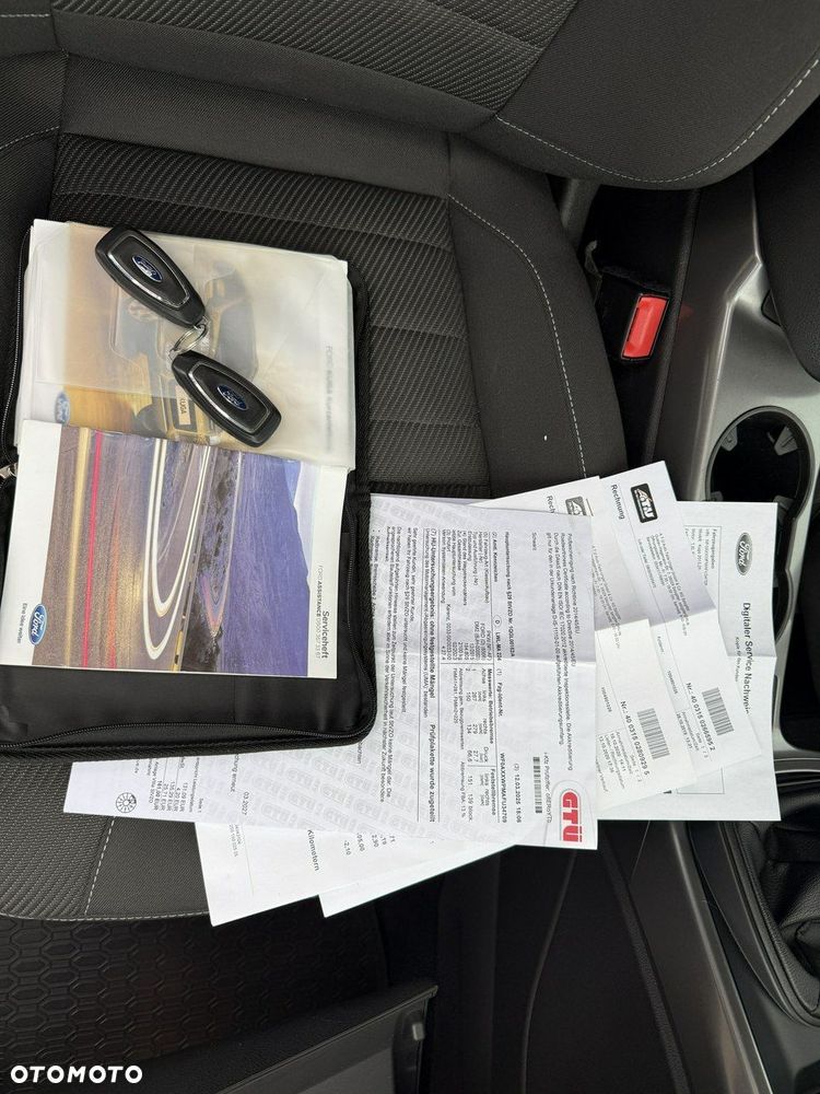 Ford Kuga - 8