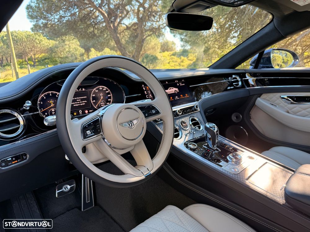 Bentley Continental V8 Azure - 11
