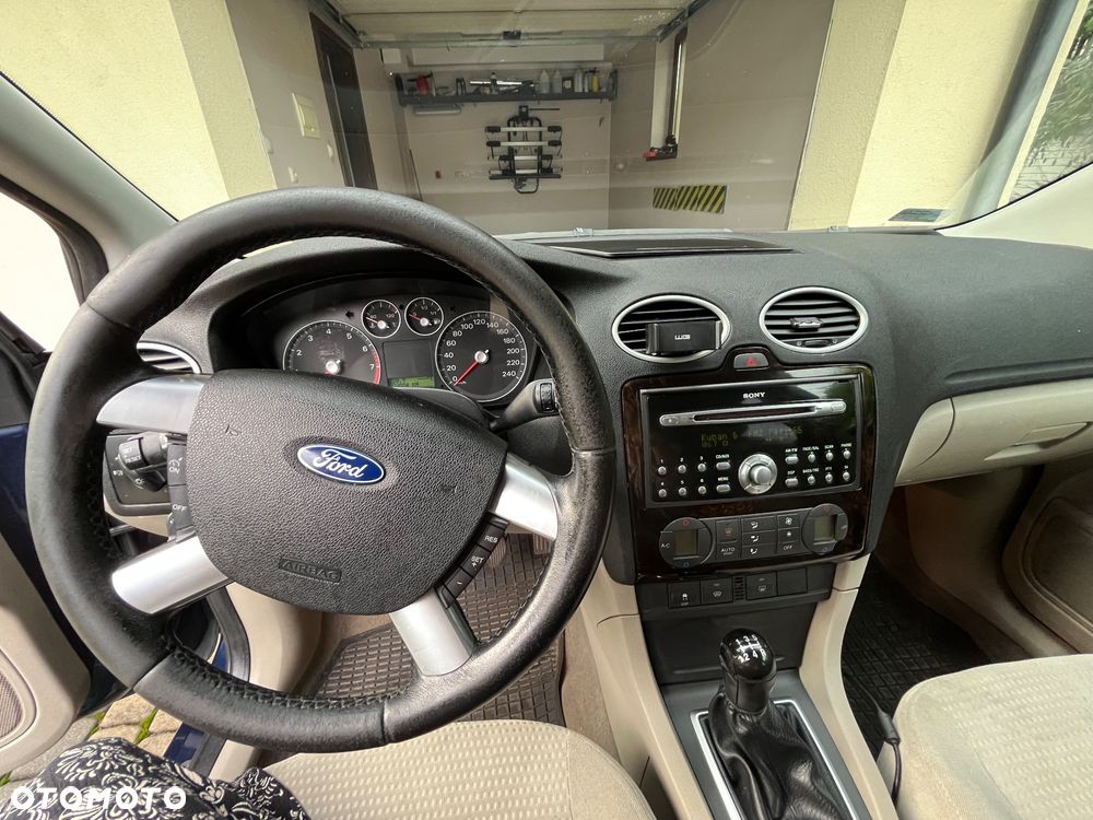 Ford Focus ver-ghia - 13