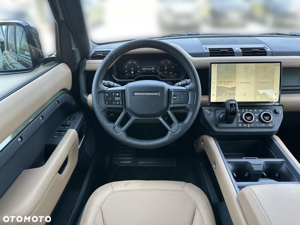 Land Rover Defender - 17