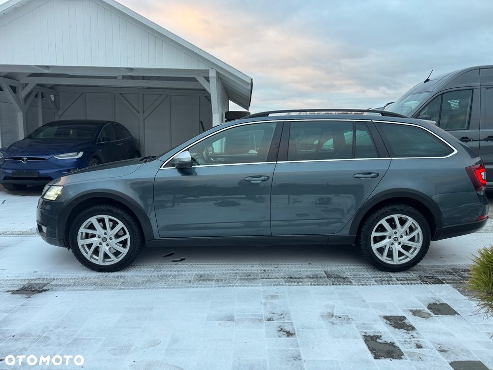 Skoda Octavia Scout 2.0 TDI 4x4 DSG - 12