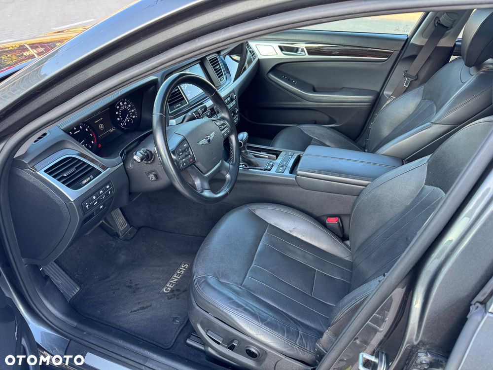 Hyundai Genesis - 10