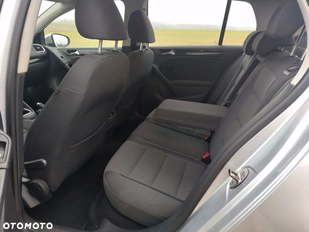 Volkswagen Golf - 10