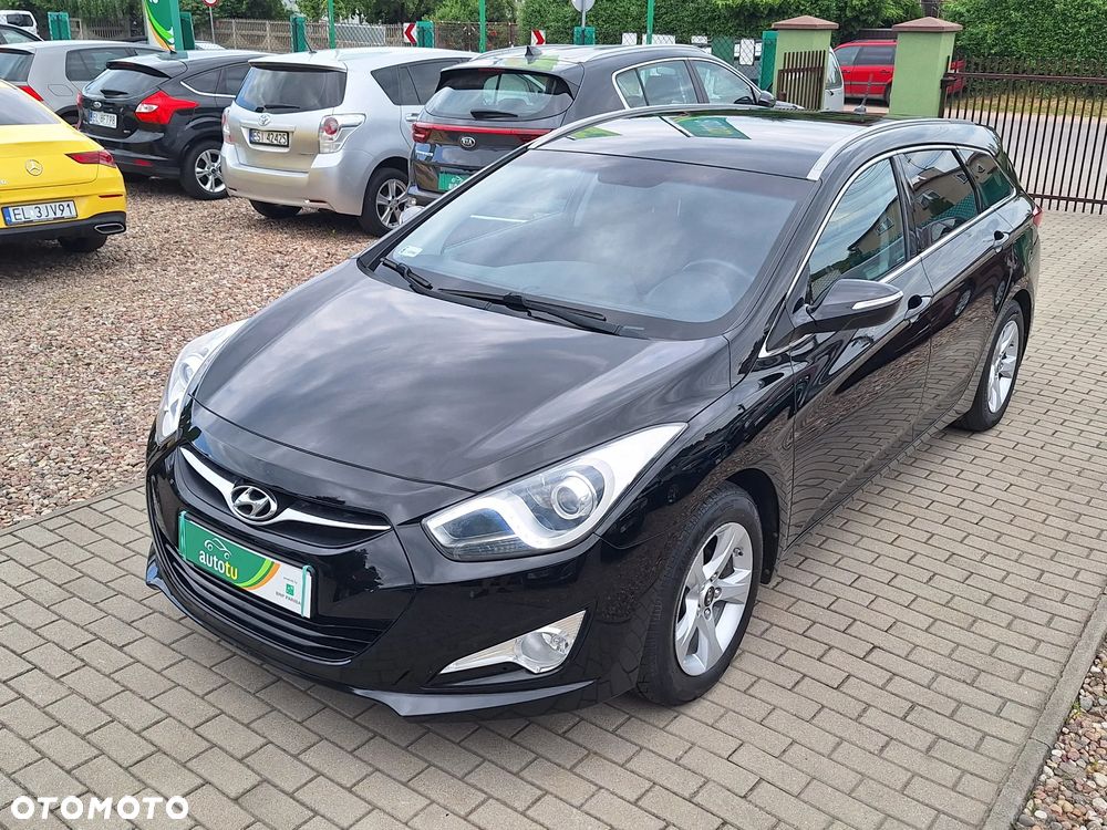 Hyundai i40 Kombi blue 1.6 Family - 17