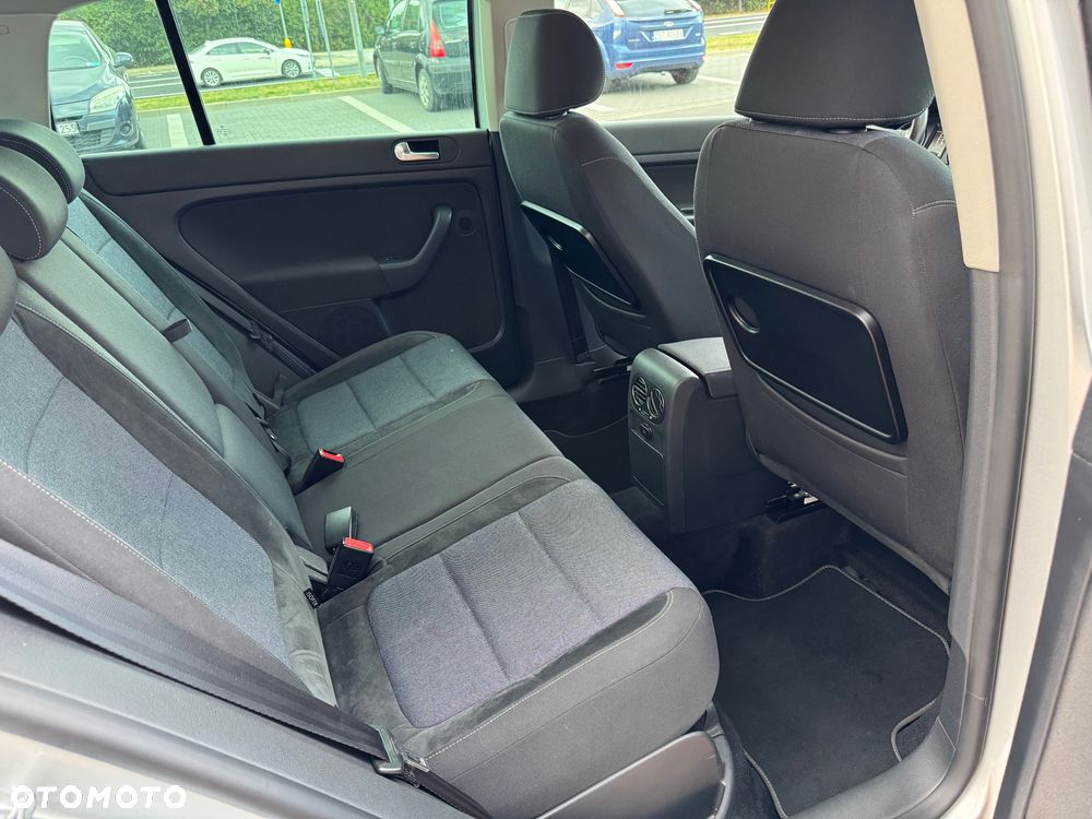 Volkswagen Golf Plus 1.6 TDI Highline DSG - 18