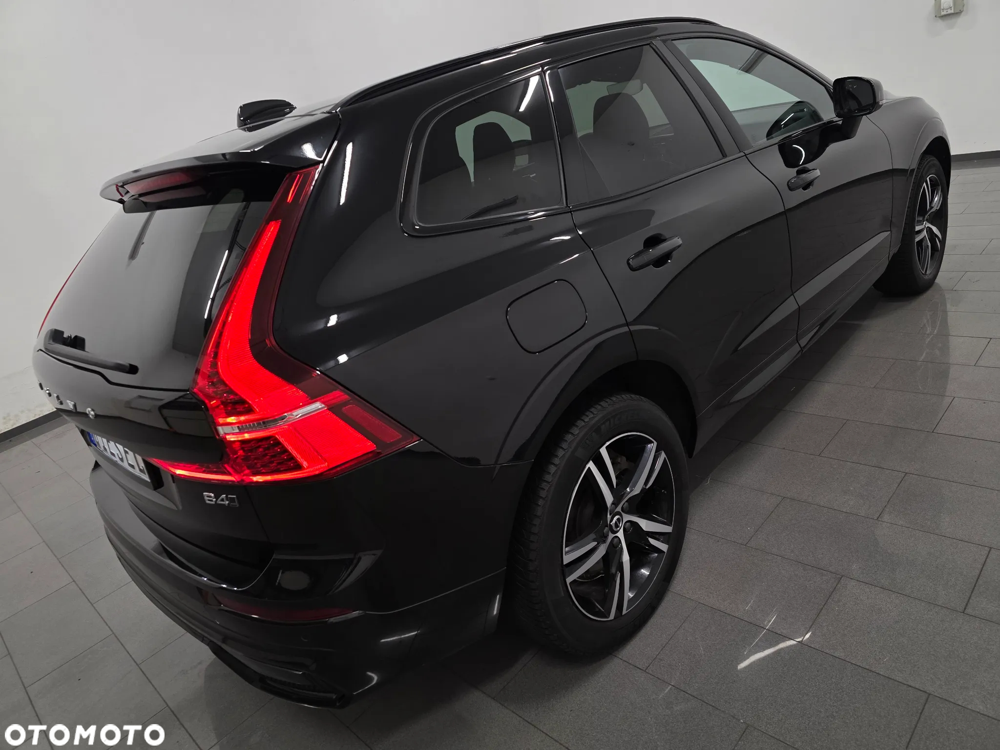 Volvo XC 60 B4 D AWD Plus Dark - 6
