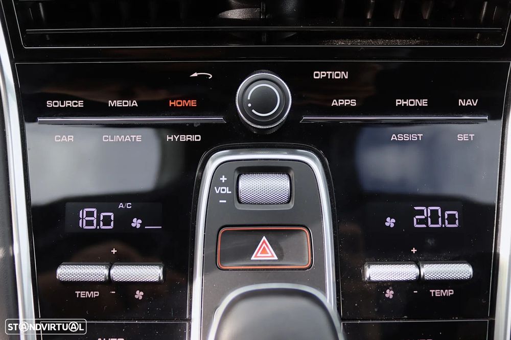 Porsche Panamera Sport Turismo 4 E-Hybrid - 36