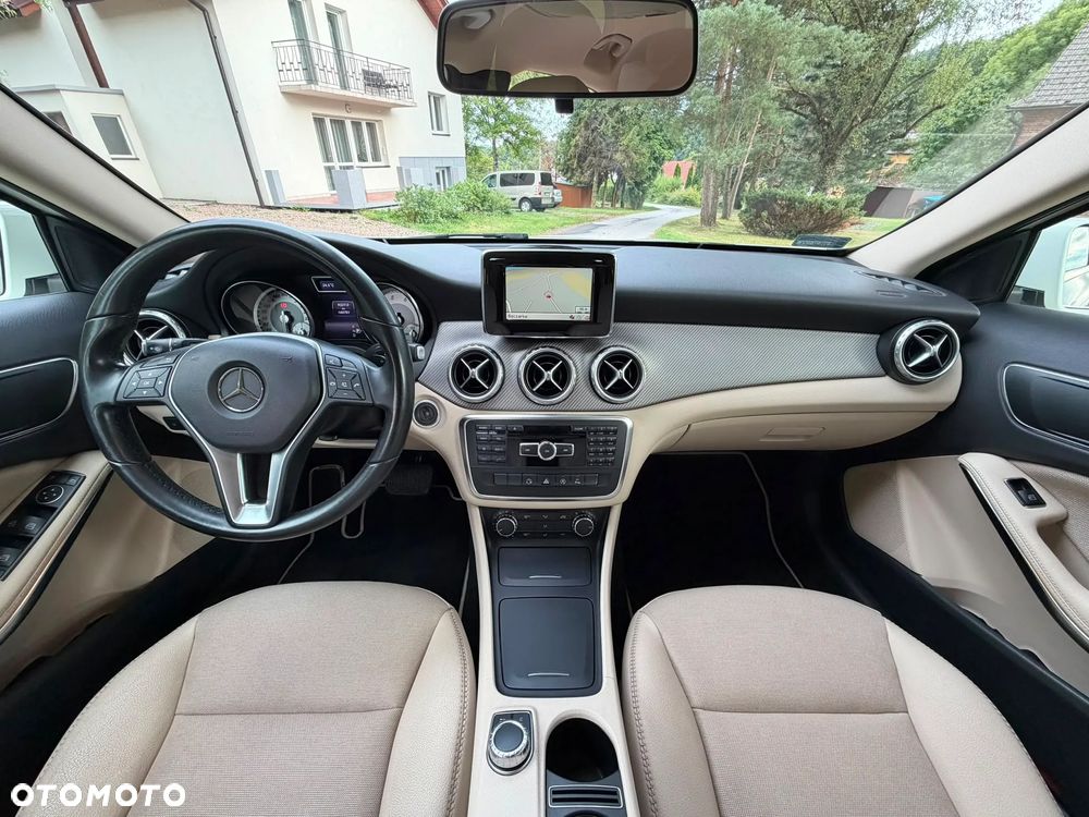 Mercedes-Benz GLA 200 7G-DCT Style - 21