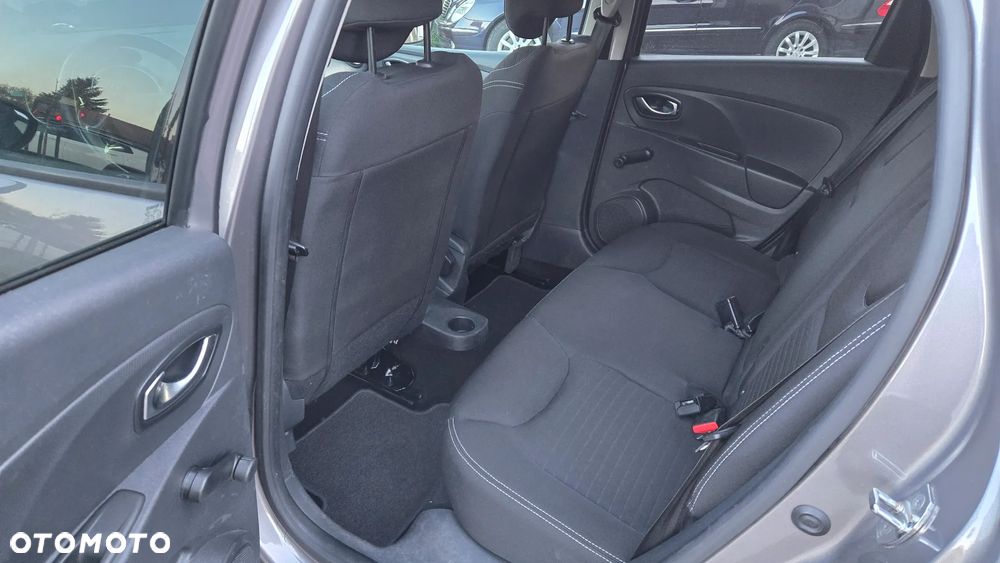 Renault Clio 1.2 16V 75 LIMITED - 11