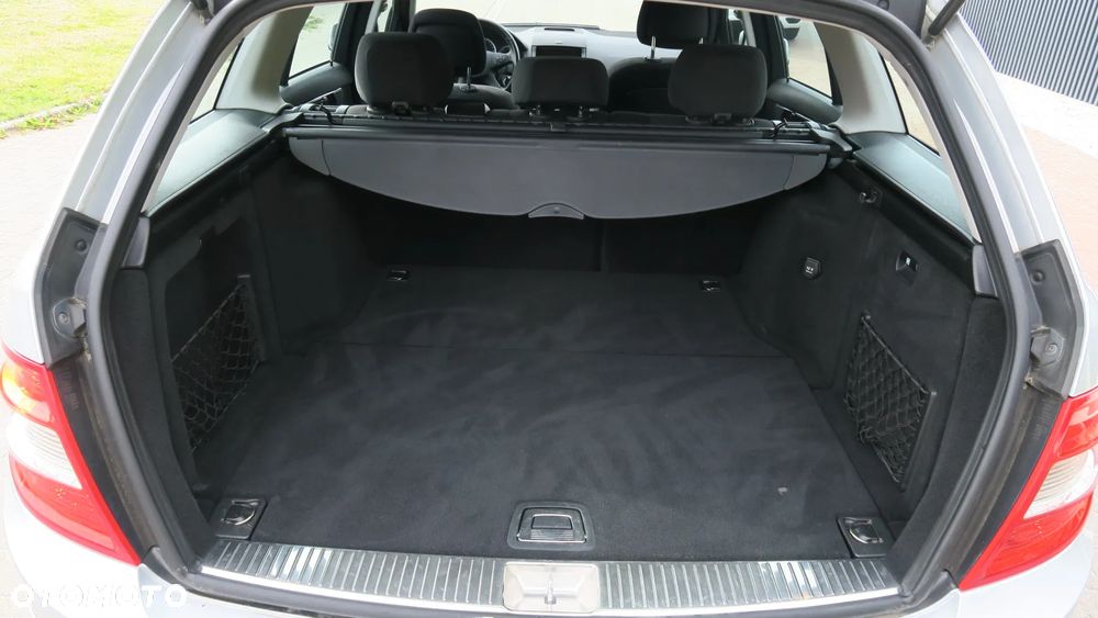 Mercedes-Benz Klasa C 200 CDI DPF Automatik Elegance - 13