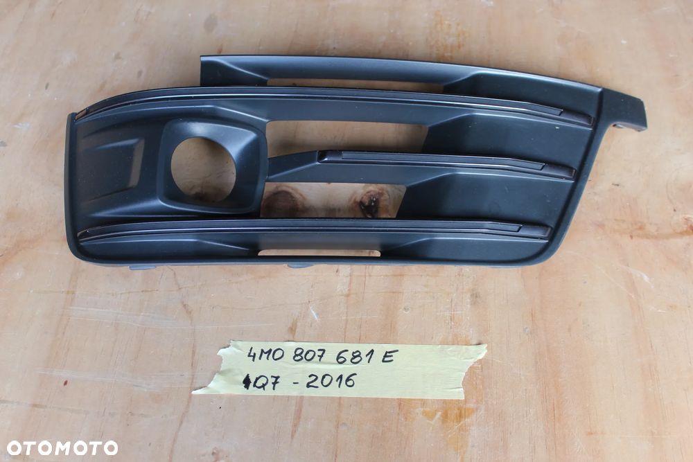 KRATKA ZDERZAKA LEWA AUDI Q7 4M 4M0807681E 2018 - 10