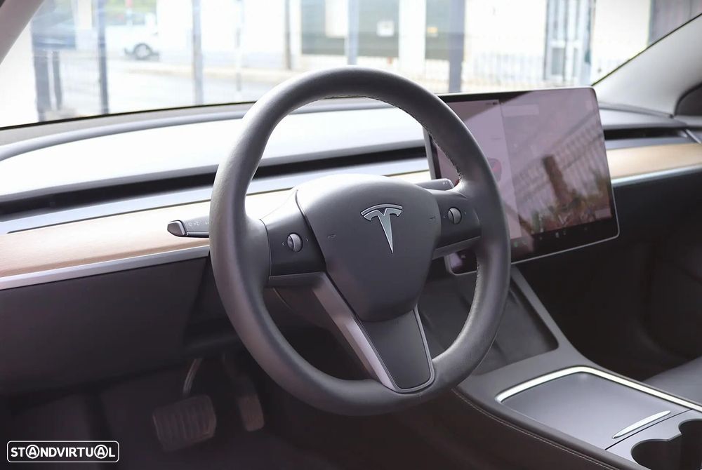 Tesla Model 3 Long-Range Dual Motor AWD - 22