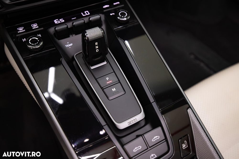 Porsche 911 Carrera 4S PDK - 28