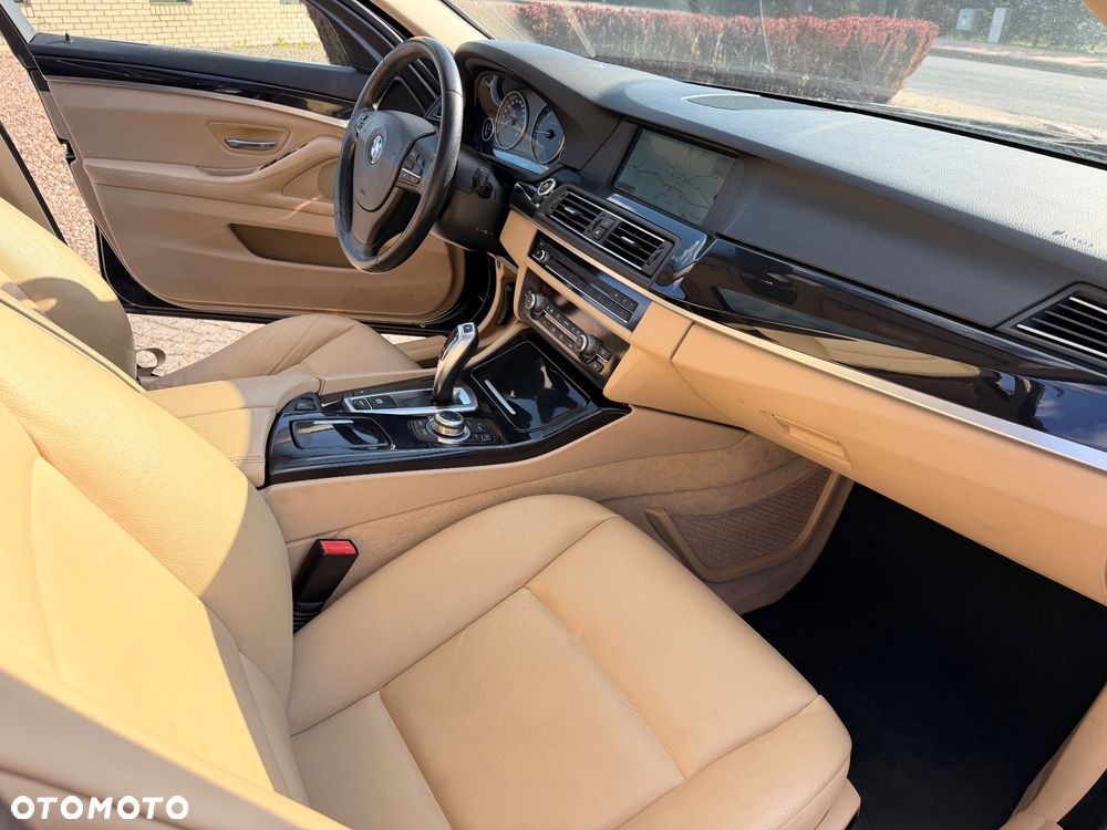 BMW Seria 5 525d Sport-Aut - 14