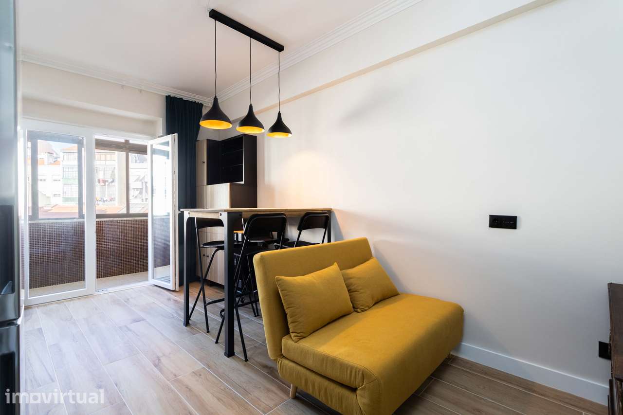 Apartamento T2 transformado em T3 na Penha de França - Grande imagem: 2/29