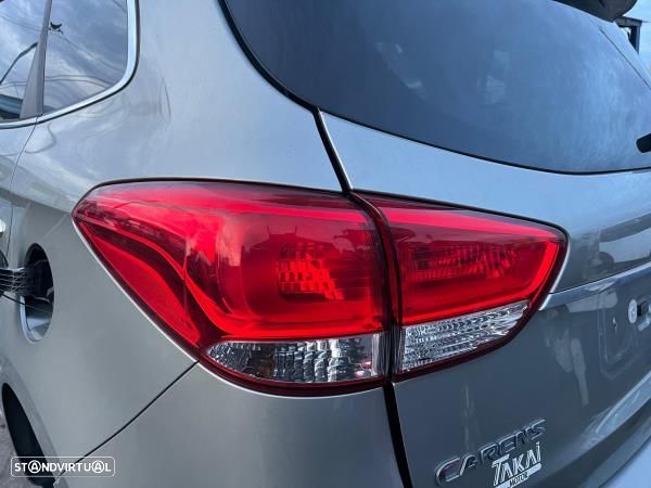 Farolim Stop Esquerdo Kia Carens Iv - 1