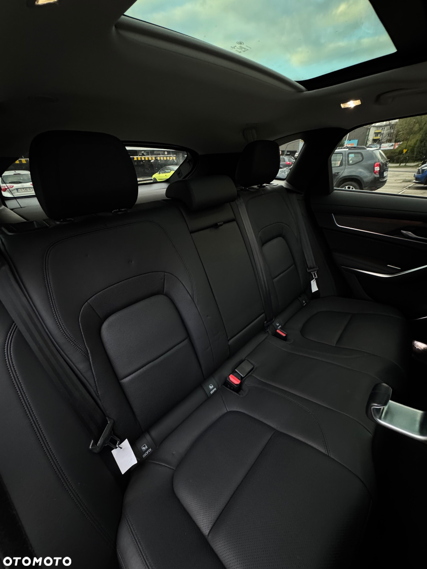 Jaguar F-Pace P250 AWD R-Dynamic SE - 22