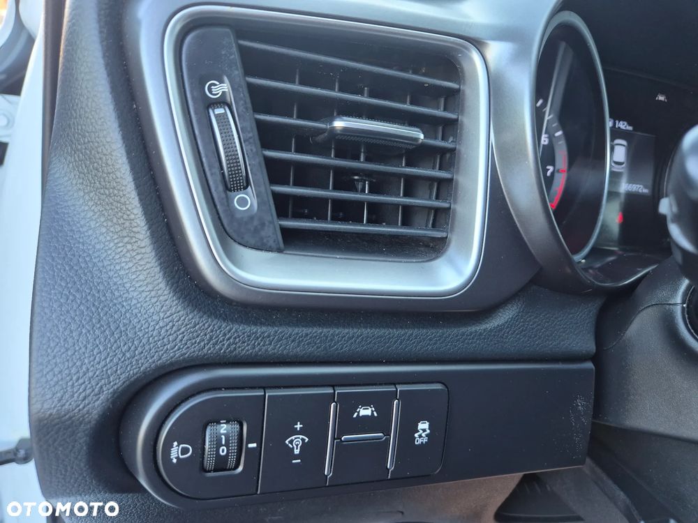 Kia Ceed 1.4 L Business Line - 26