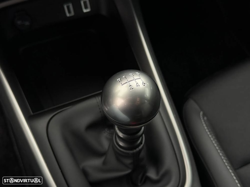 Jeep Avenger 1.2 GSE T3 Altitude - 19