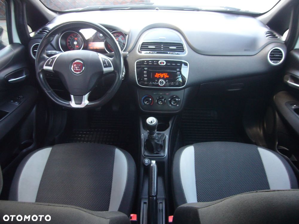 Fiat Punto 1.4 Young - 15