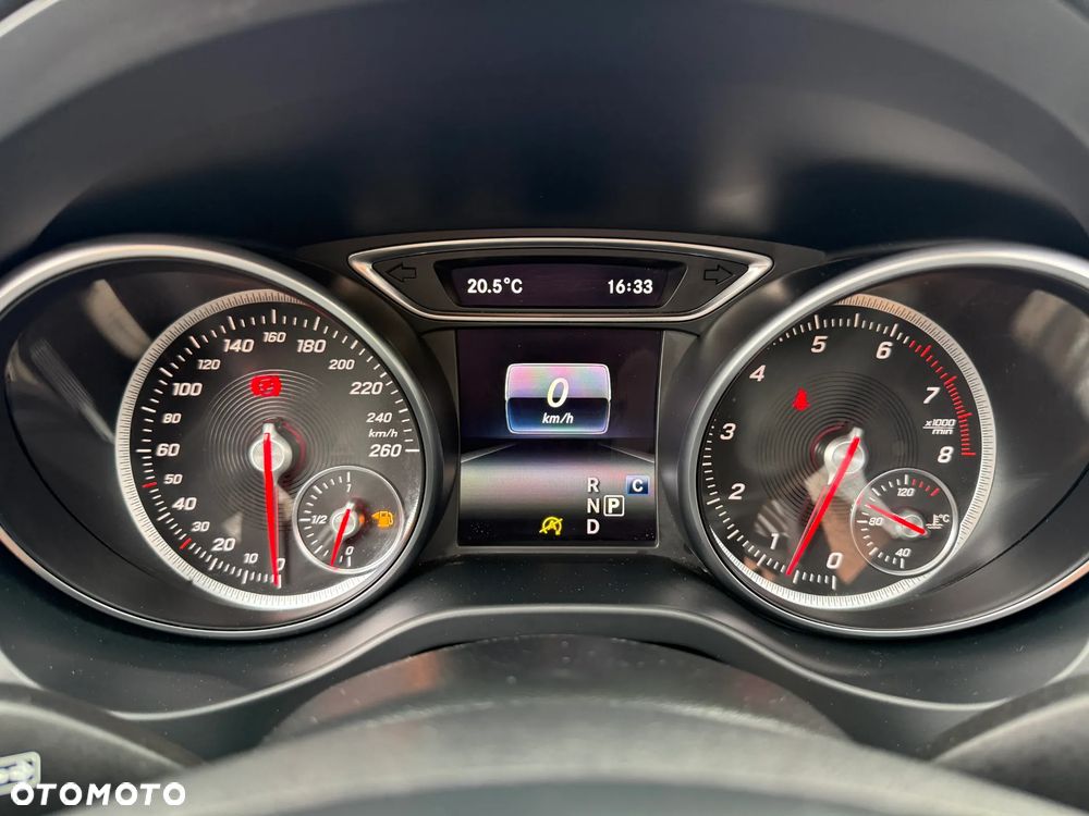 Mercedes-Benz CLA 220 4Matic 7G-DCT AMG Line - 15