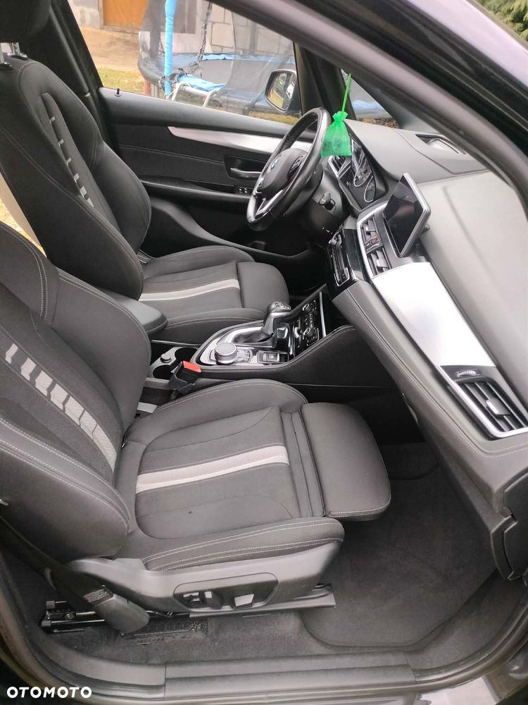 BMW Seria 2 218d Sport - 9