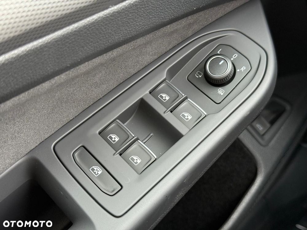 Volkswagen Golf - 25