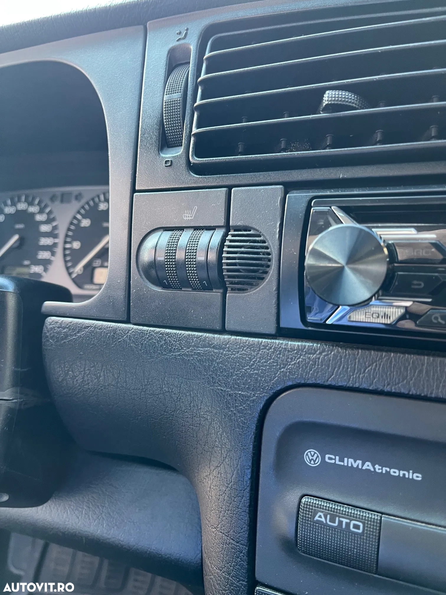 Volkswagen Golf - 8