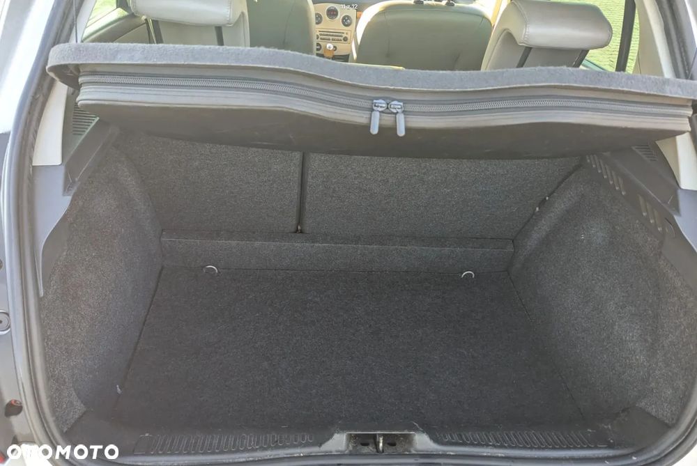 Renault Clio - 11
