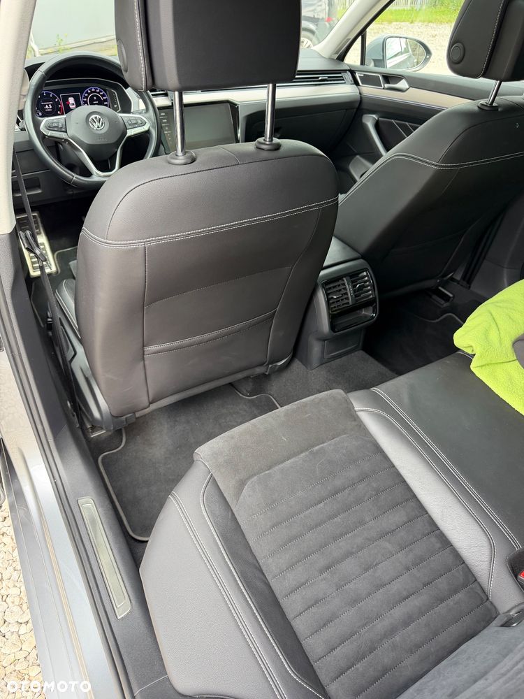 Volkswagen Passat 2.0 TSI Business DSG - 17