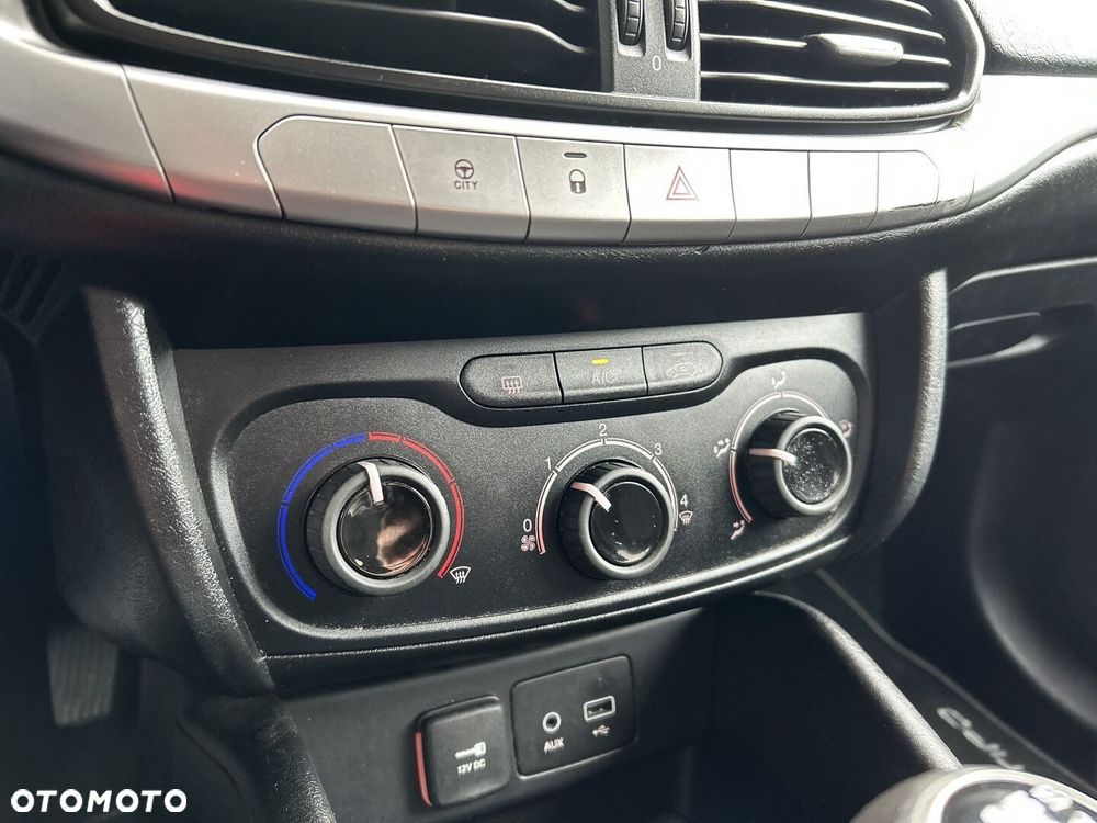 Fiat Tipo 1.4 T-Jet 16v Easy - 19
