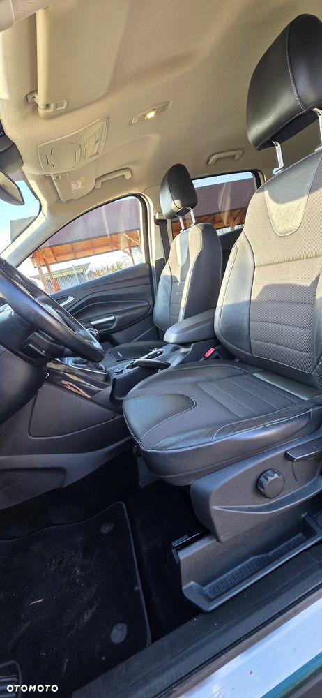 Ford Kuga 2.0 TDCi FWD Titanium - 24